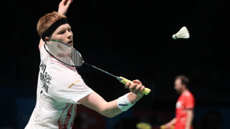 0施耐德 0施耐德