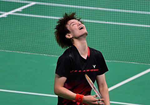 升球员之间 升球员之间