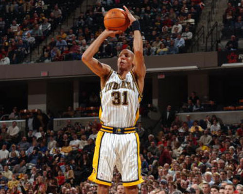 紧张激烈的 紧张激烈的