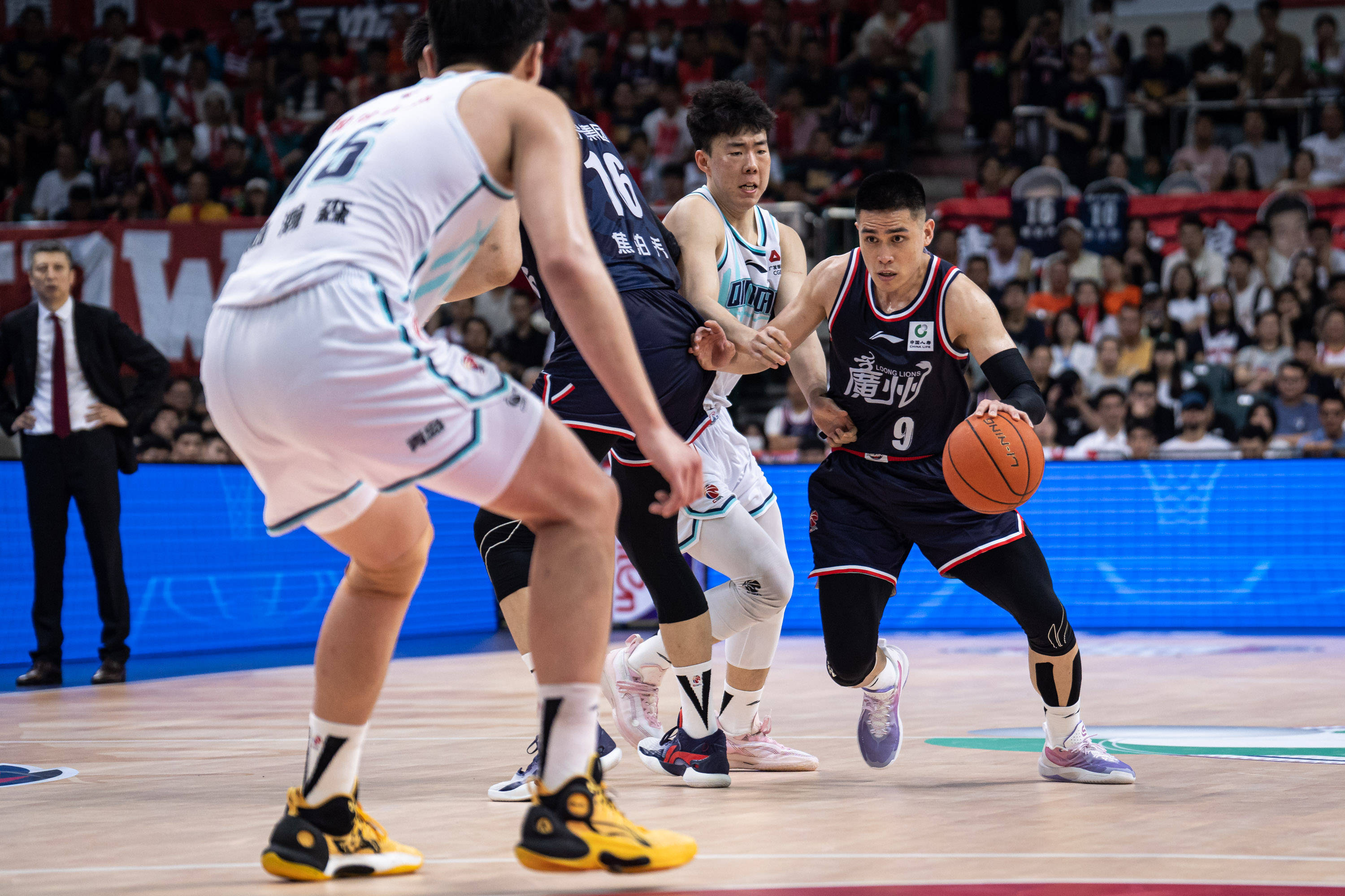 尤其是在对 尤其是在对