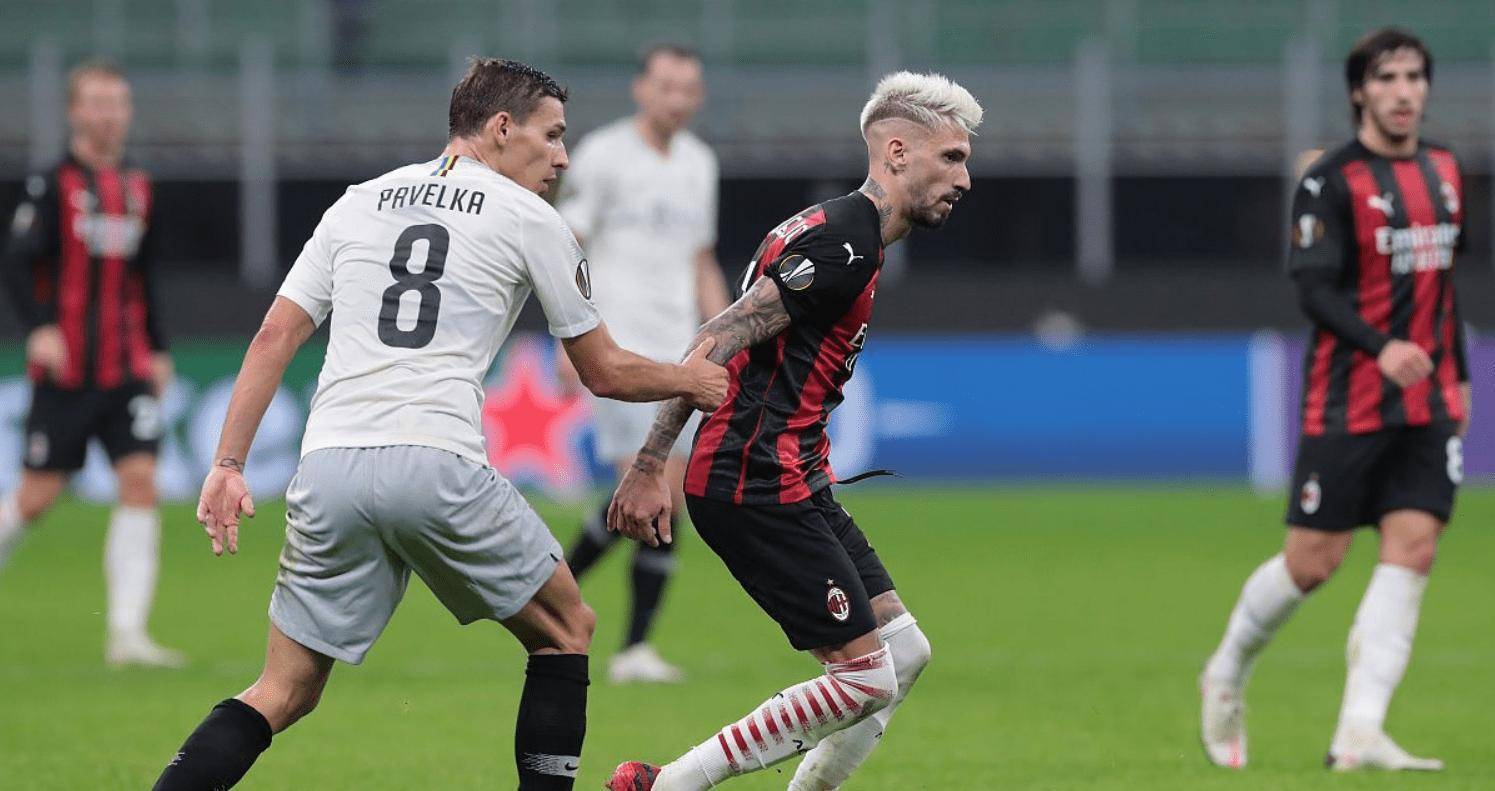 显得略有不 显得略有不