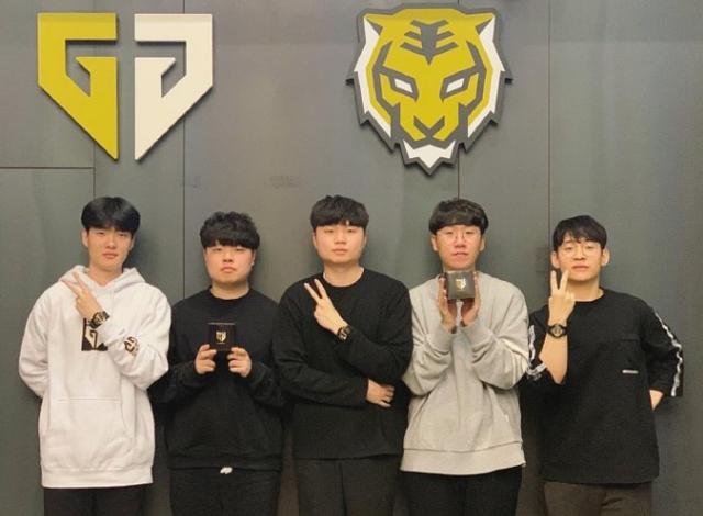 他们的表现 他们的表现